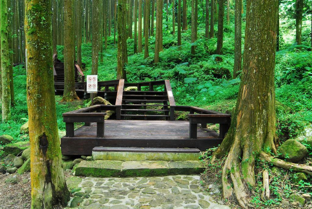 Alishan Shermuh Tourist Hotel Жонгженг Екстериор снимка