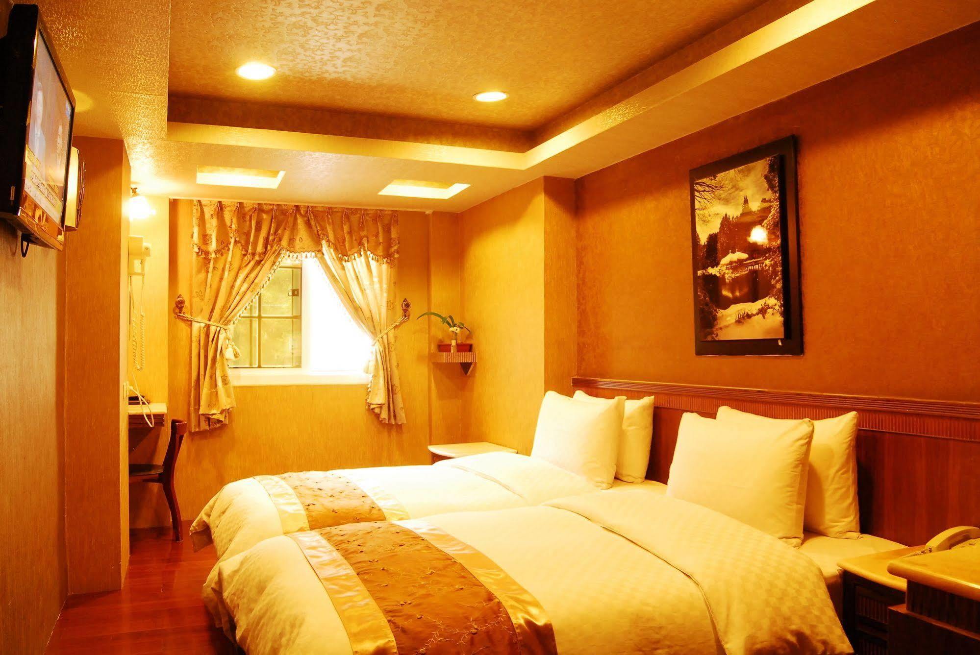 Alishan Shermuh Tourist Hotel Жонгженг Екстериор снимка