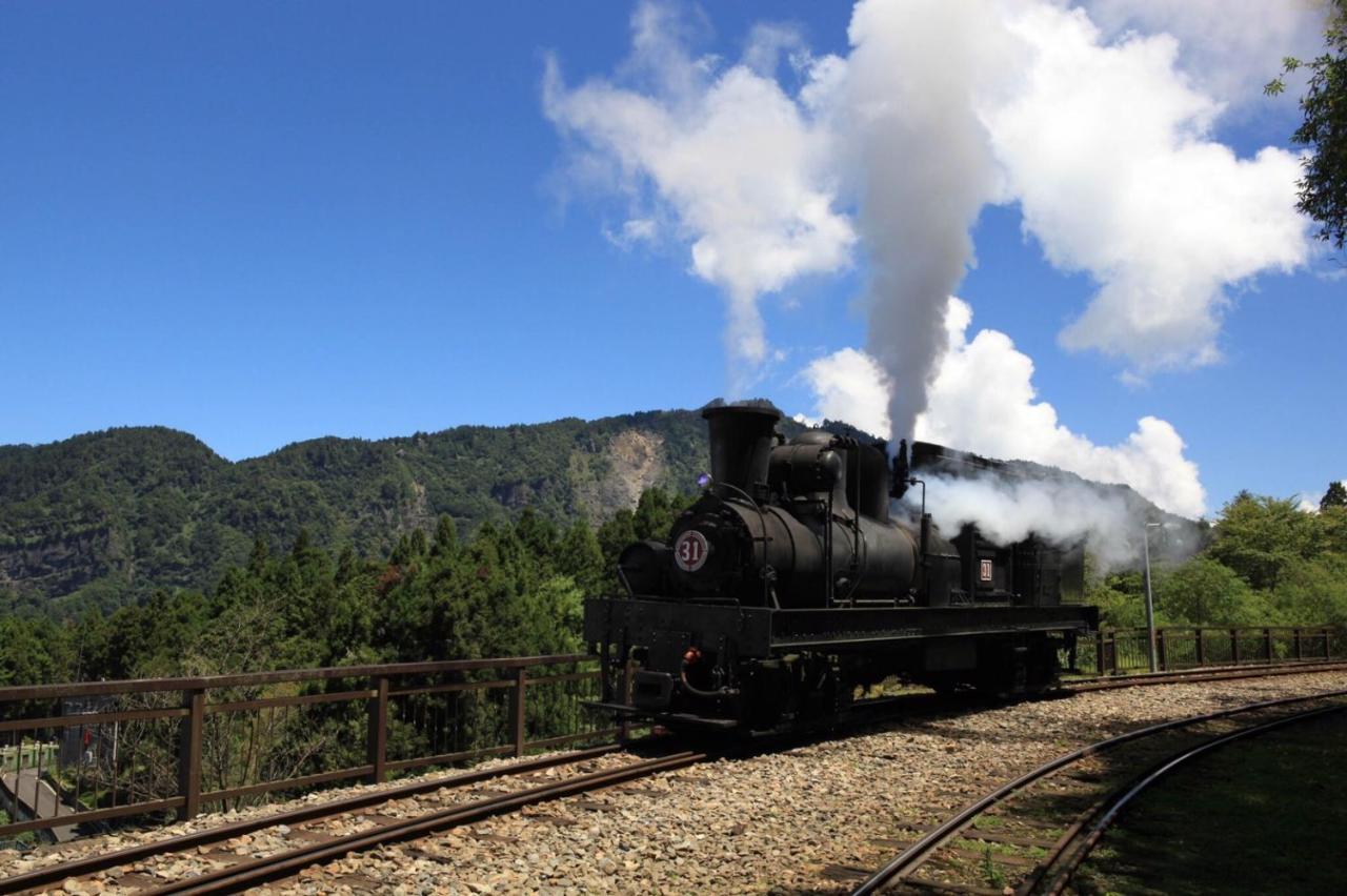 Alishan Shermuh Tourist Hotel Жонгженг Екстериор снимка