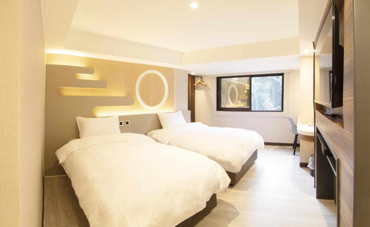 Alishan Shermuh Tourist Hotel Жонгженг Екстериор снимка