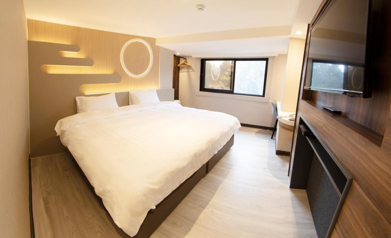 Alishan Shermuh Tourist Hotel Жонгженг Екстериор снимка